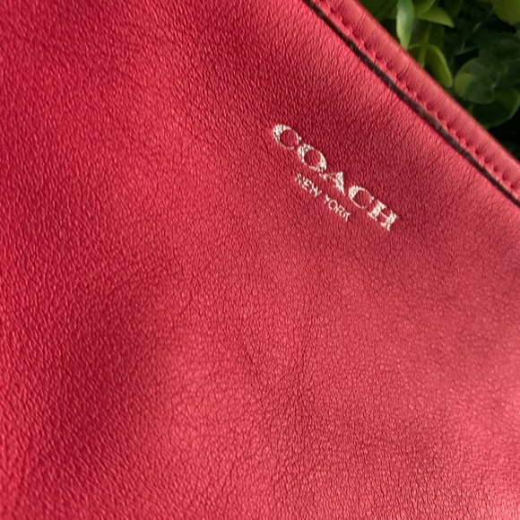 Pre-owned✨ Coach Legacy Leather Duffle Coral Pink - Picture 2 of 8